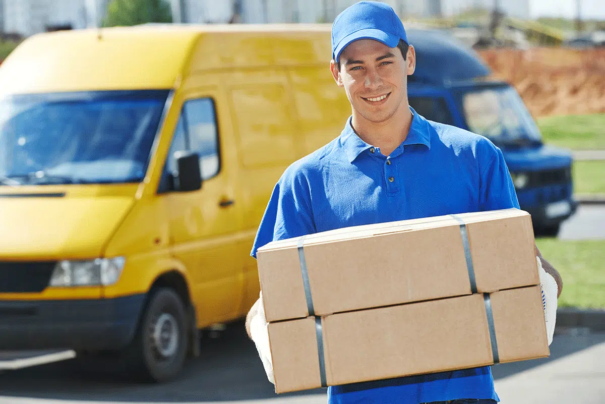 Egal wo sie sich in Deutschland aufhalten: Beinahe täglich sehen Sie mindestens ein Auto der Deutschen Post